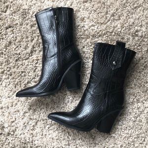 Black snake cowboy boot